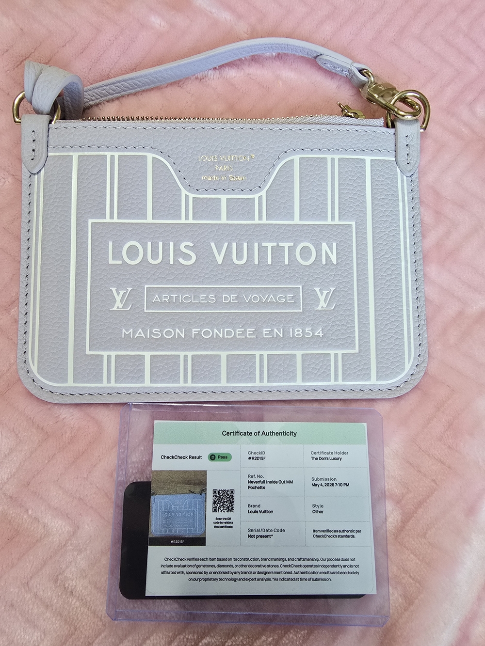 Louis Vuitton Pale Pink Leather Logo Wristlet with Cream Trim - Picture 2 of 10